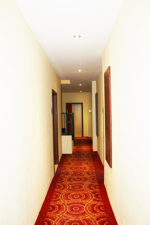 Maleosan Inn Manado Hotel Exterior foto